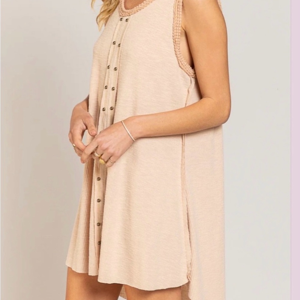 POL High-Low Sleeveless Dress - Picture 5 of 7
